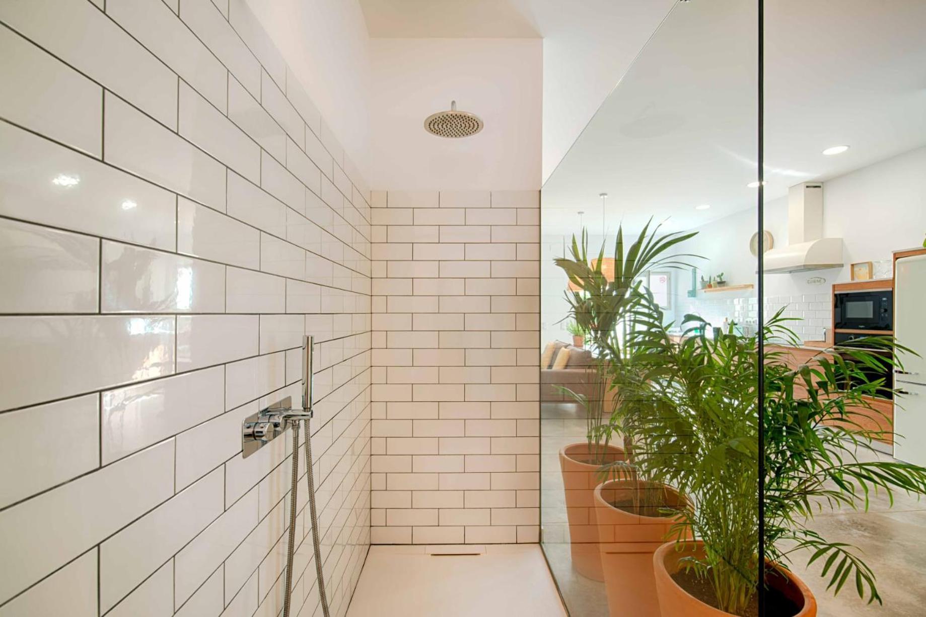 Loft Con Piscina Climatizada De Agua Salada Y Parking En El Centro De Figueres Appartement Figueres  Buitenkant foto